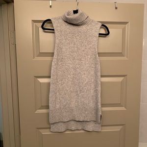 360 Cashmere Grey Sleeveless Sweater